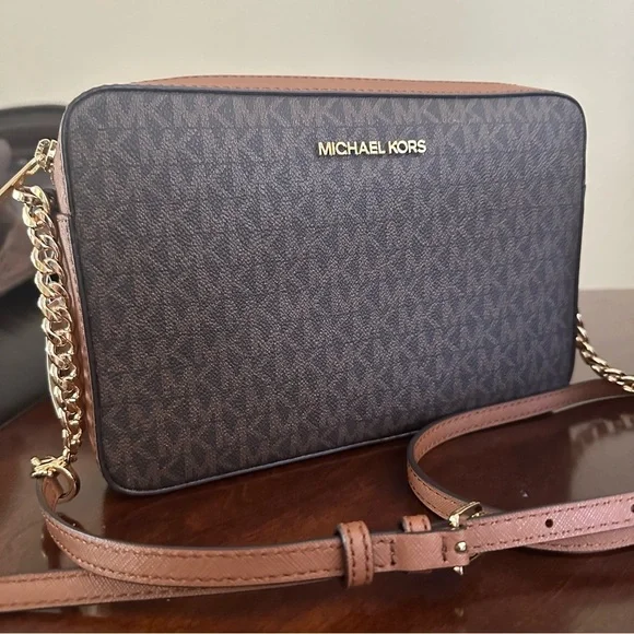 Michael Kors Jet Set Large East West Crossbody bag